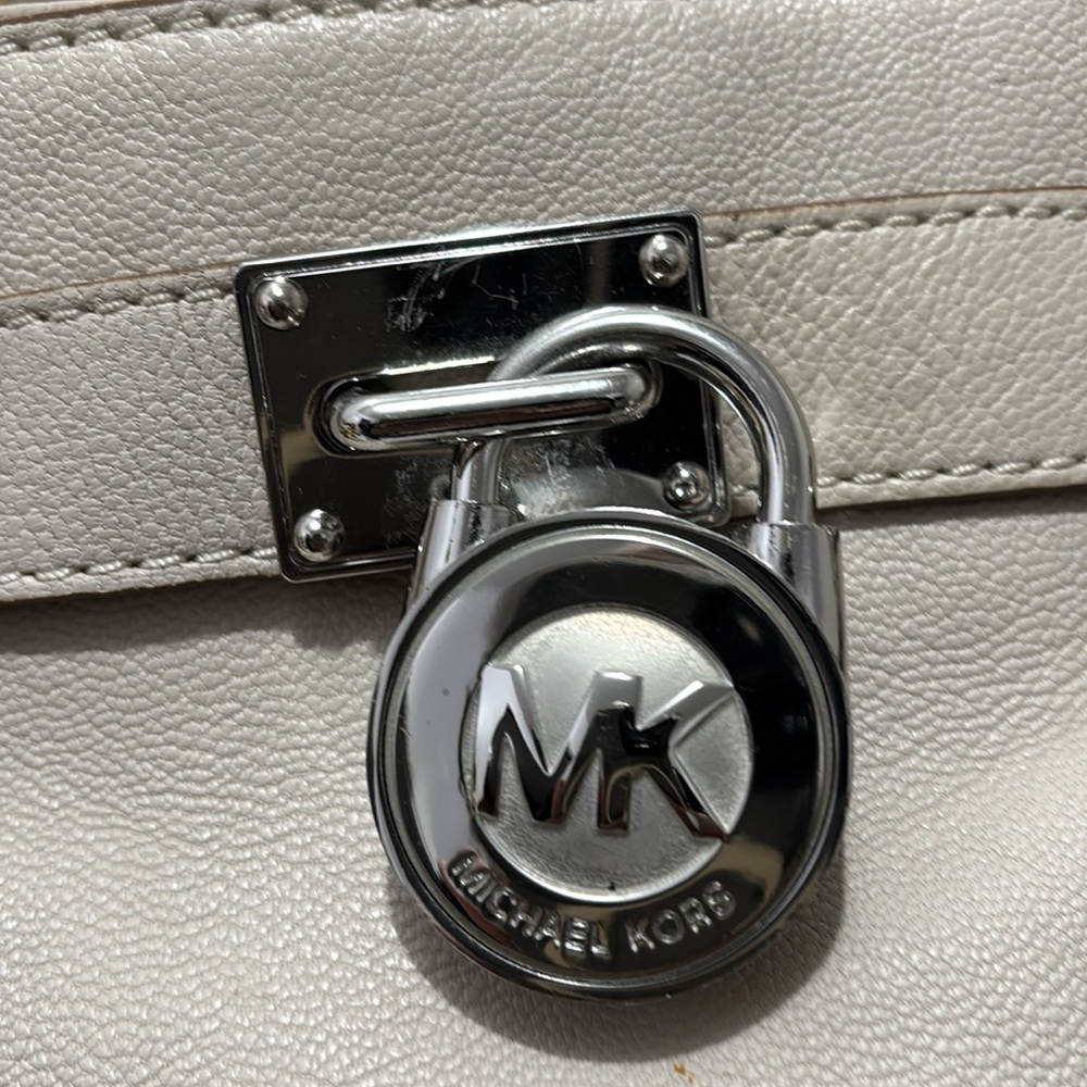 Michael Kors brand Saffiano Hamilton bag. Large - Picture 2 of 10